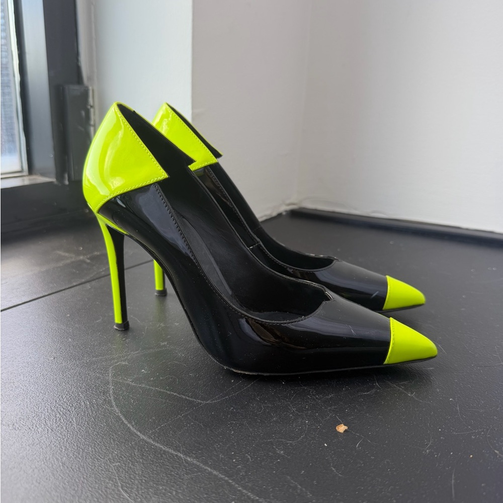 Giuseppe Zanotti Black and Neon Yellow Patent Pointed-Toe Stiletto Pumps
